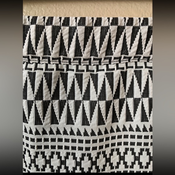 Mimi Chica White&Black Pattern Pencil Skirt NWOT Size S - Picture 5 of 12
